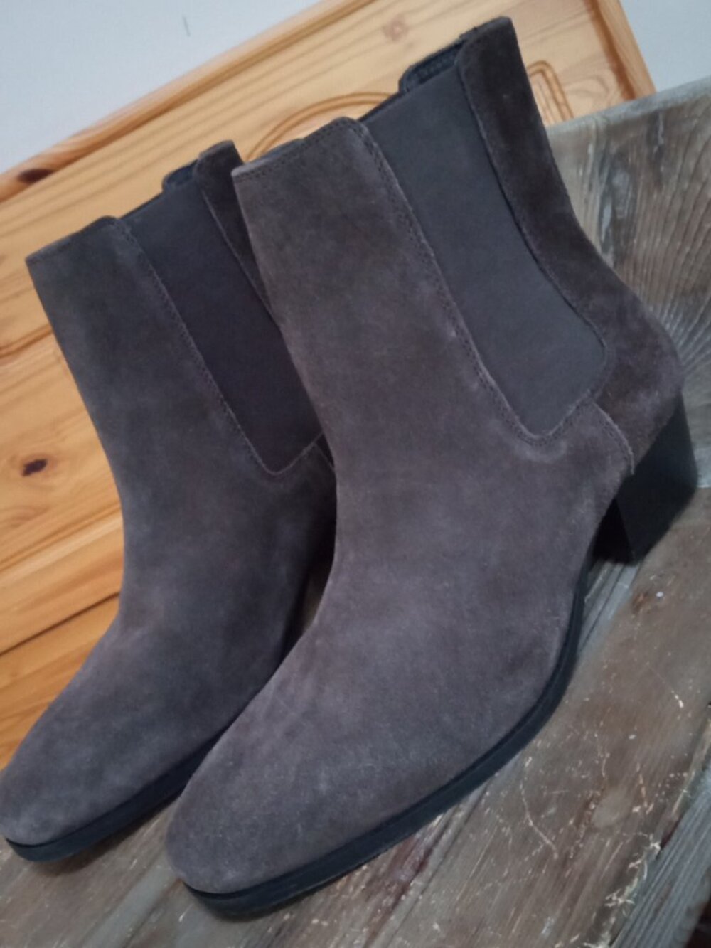 Express Women's Size 8 Chocolate Brown Suede Ankle Boots NEW!